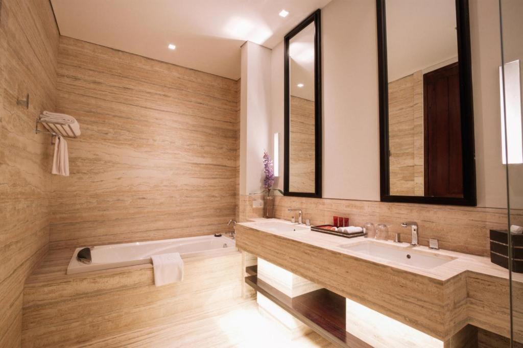 Bumi Segah Hotel Tanjung Redep Екстериор снимка